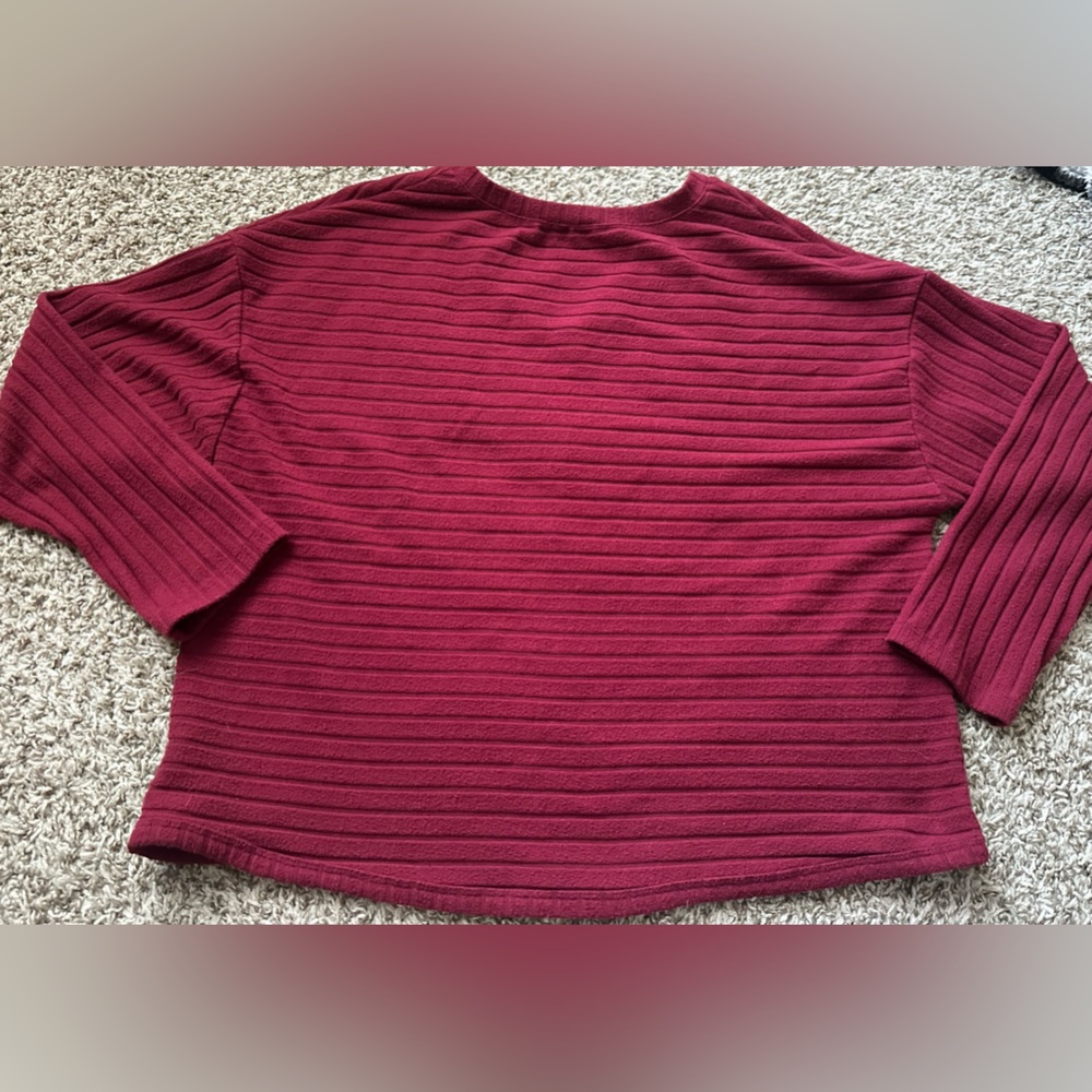 Time And Tru Woman’s Ribbed Hacci Knit V-Neck To With Long Sleeves - Picture 3 of 4
